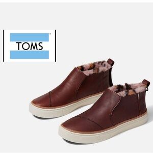 NWT TOMS Paxton Leather Faux Leo Fur Chukkar Sneaker Size 11